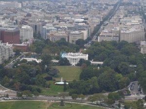 Washington Monument, Ausblick aufs White House